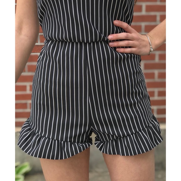 Black and White Striped Sleeveless Romper - Picture 4 of 8